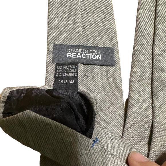 Kenneth Cole Reaction Grey Tie - Picture 3 of 3